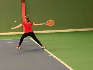 Vi hade en rolig och energigivande start denna fredag tillsammans med vår ambassadör @lrenardo 🎾💪

Vi ser fram emot nästa tillfälle! 😃

10 fördelar med tennis:
✅Är bra för ditt hjärta 

✅Stärker dina muskler

✅Förbättrar din koordination

✅Lugnar sinnet

✅Får dig att tänka taktiskt

✅Är lysande för din mentala hälsa

✅Är en sport för livet

✅Få en frisk kropp

✅Utveckla hand-öga-koordination

✅Är superkul!

Trevlig helg önskar Team Astaxin ❤️

#tennis #wellness #healthyaging #excerciseroutine #astaxanthin #healthylife #dailyroutine #astaxin® #AstaReal